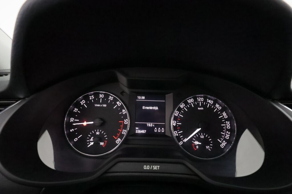 Skoda Octavia 2017 Valkoinen