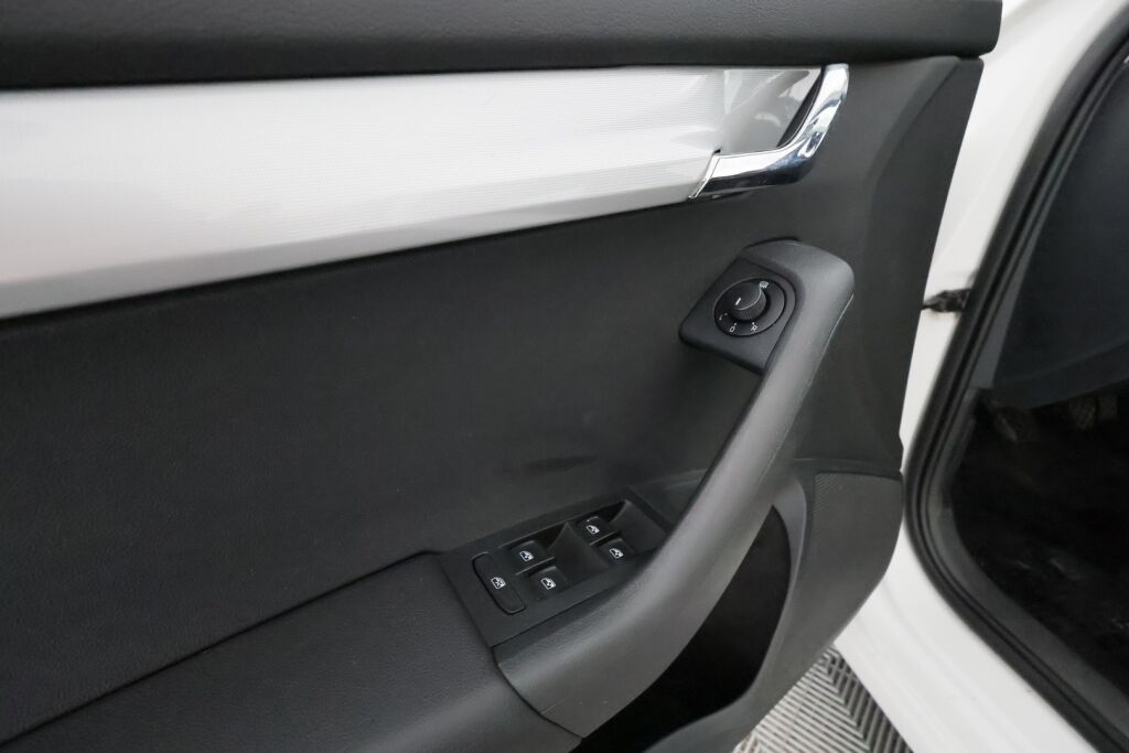 Skoda Octavia 2017 Valkoinen