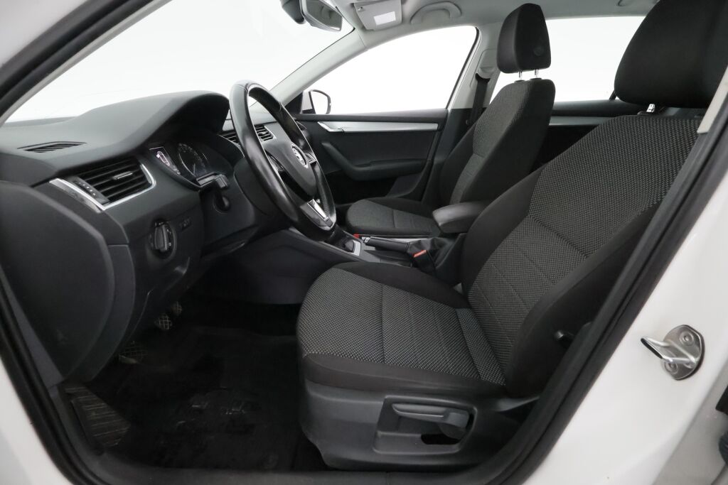 Skoda Octavia 2017 Valkoinen