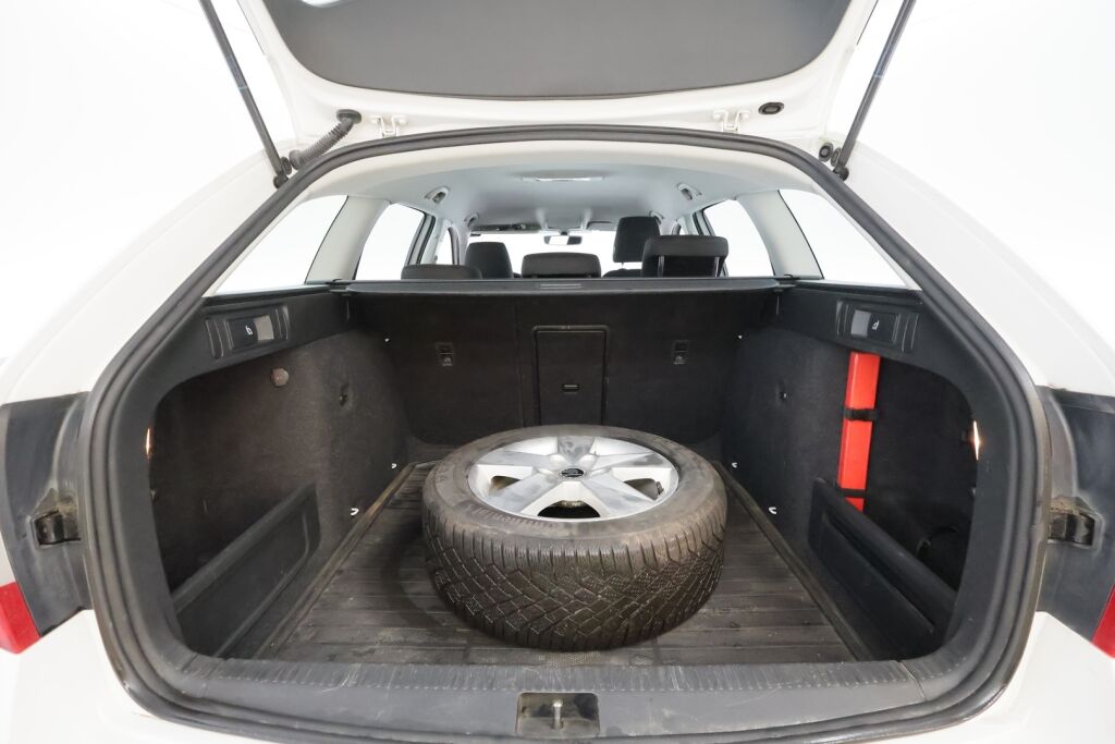 Skoda Octavia 2017 Valkoinen