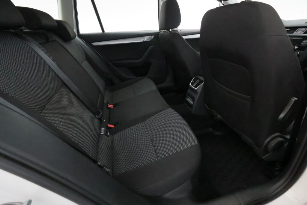 Skoda Octavia 2017 Valkoinen