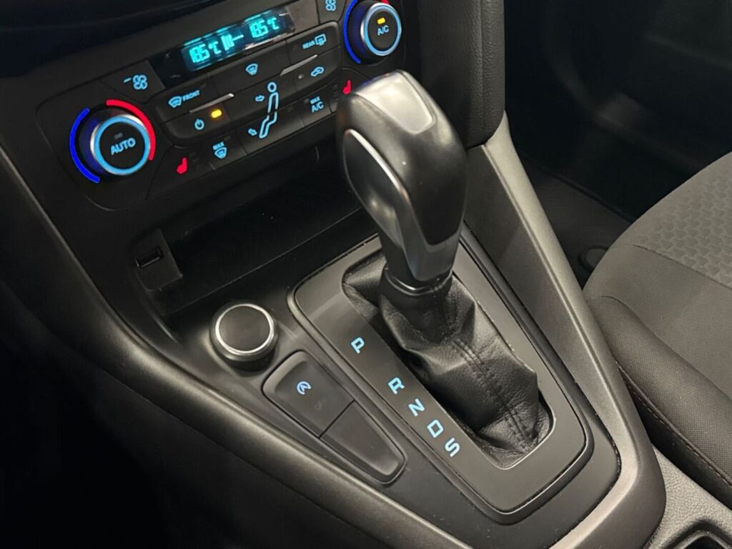 Ford Focus 2017 Valkoinen