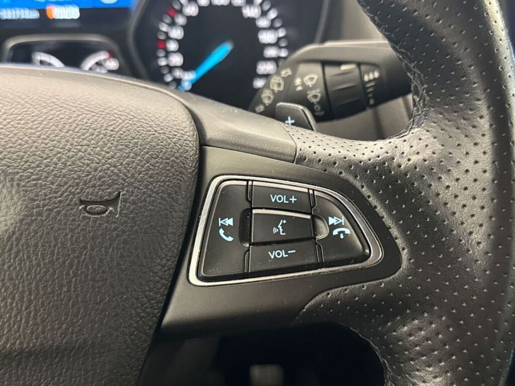 Ford Focus 2017 Valkoinen