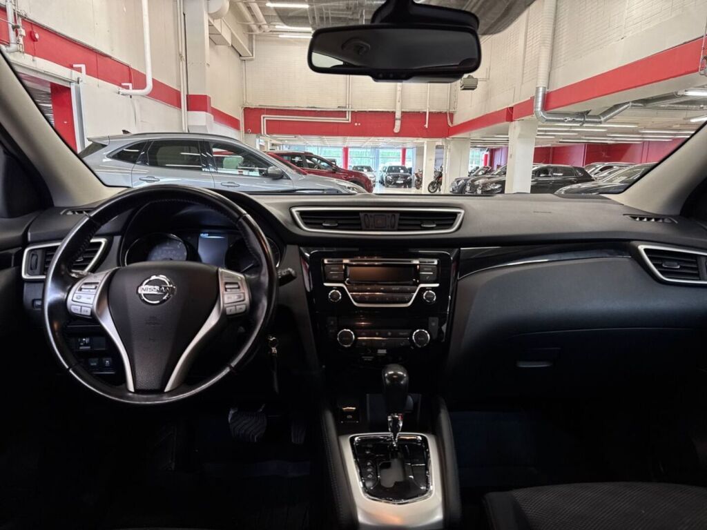 Nissan Qashqai 2017 Punainen