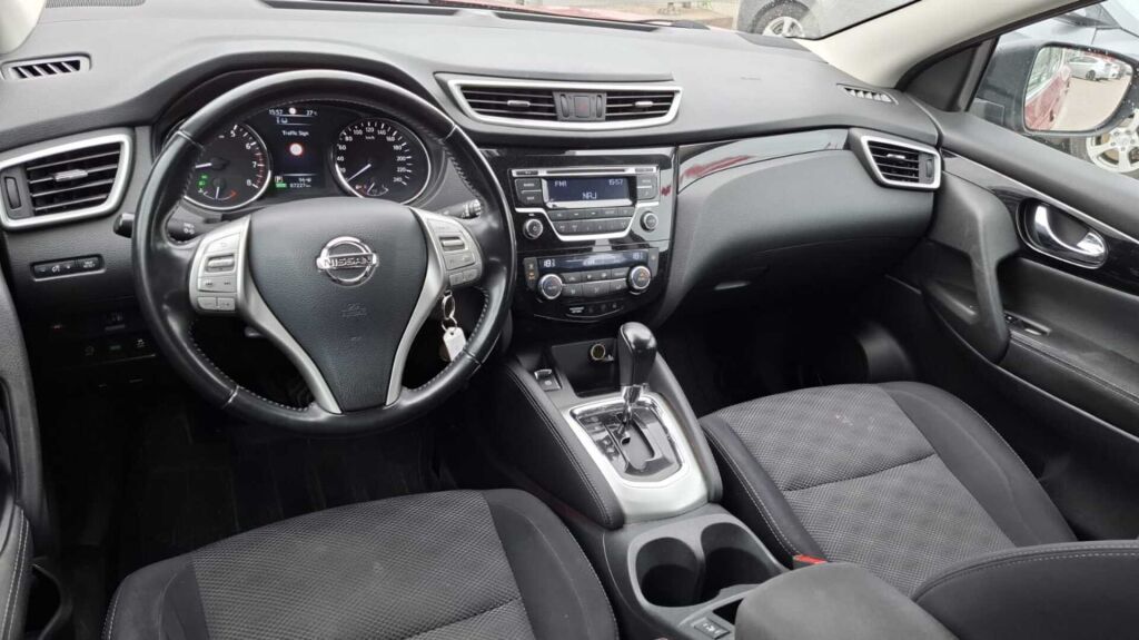 Nissan Qashqai 2017 Punainen