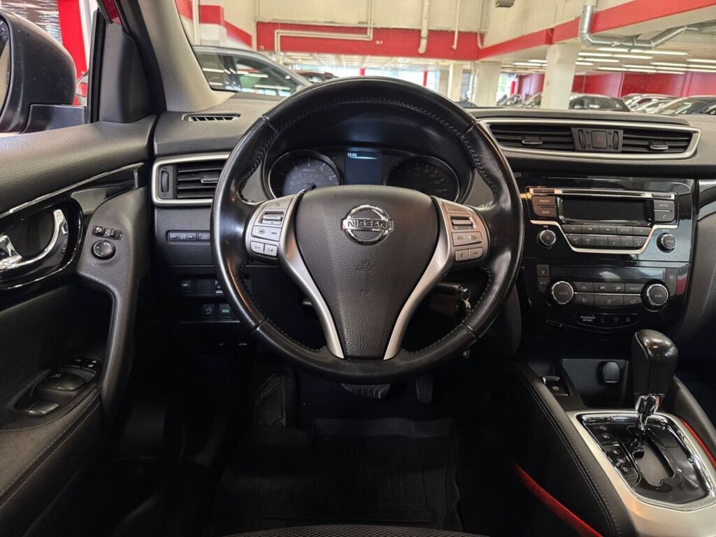 Nissan Qashqai 2017 Punainen