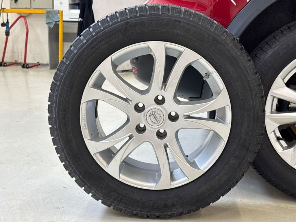 Nissan Qashqai 2017 Punainen