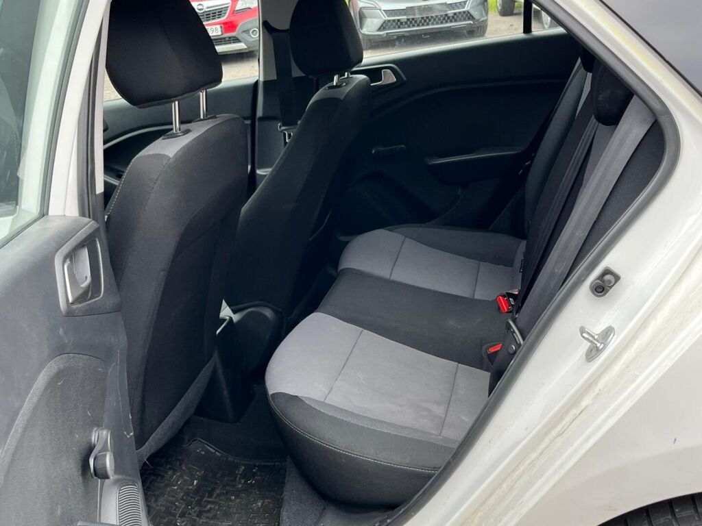 Hyundai i20 Hatchback 2019 Valkoinen