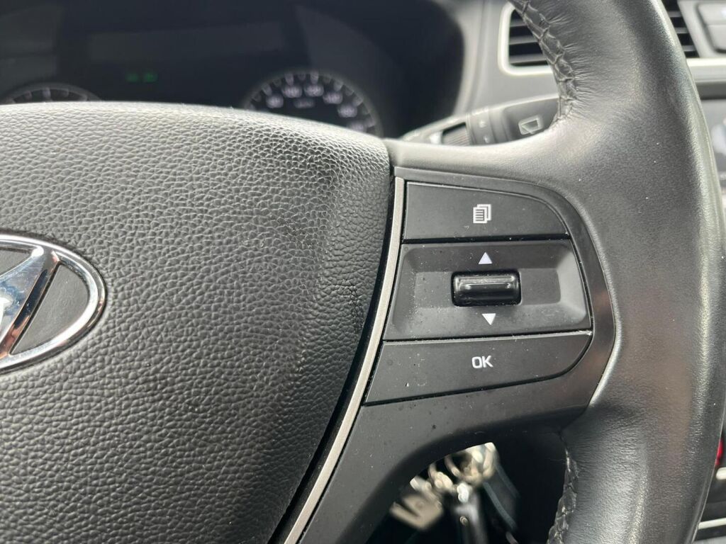 Hyundai i20 Hatchback 2019 Valkoinen