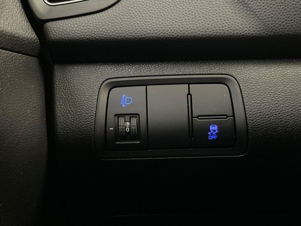 Hyundai i20 Hatchback 2019 Valkoinen