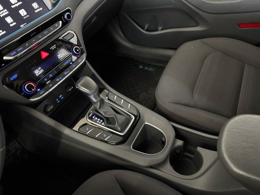 Hyundai IONIQ hybrid 2017 Sininen