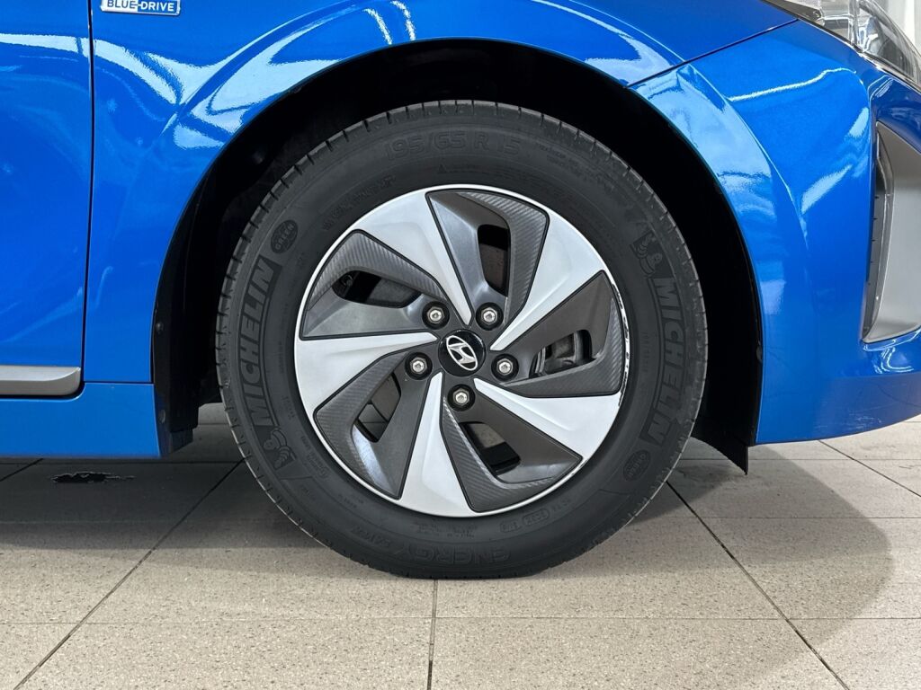 Hyundai IONIQ hybrid 2017 Sininen