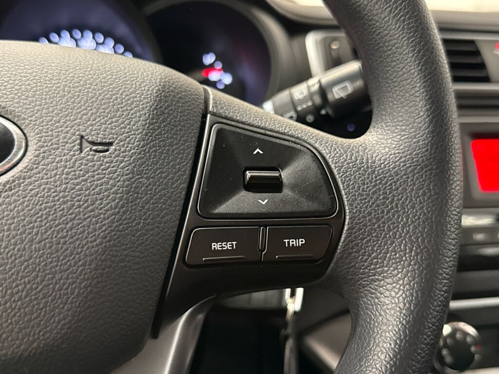 Kia Rio 2017 Valkoinen