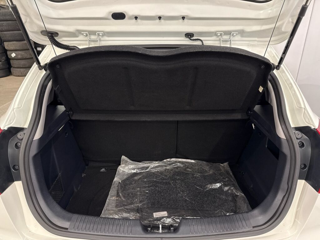 Kia Rio 2017 Valkoinen