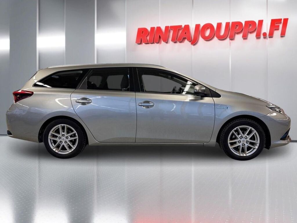 Toyota Auris 2017 Metallinhohto Harmaa