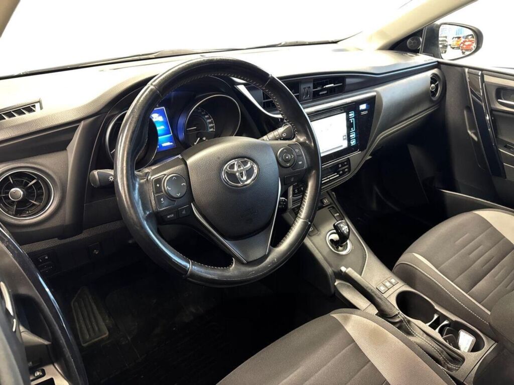 Toyota Auris 2017 Metallinhohto Harmaa