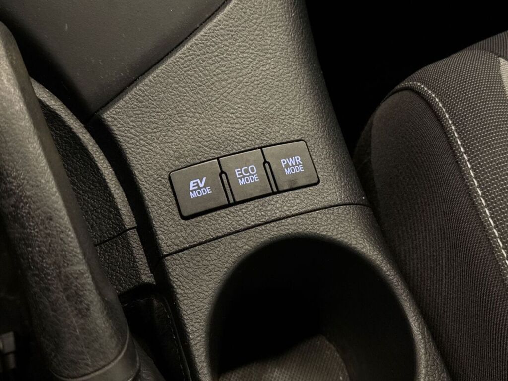 Toyota Auris 2017 Metallinhohto Harmaa