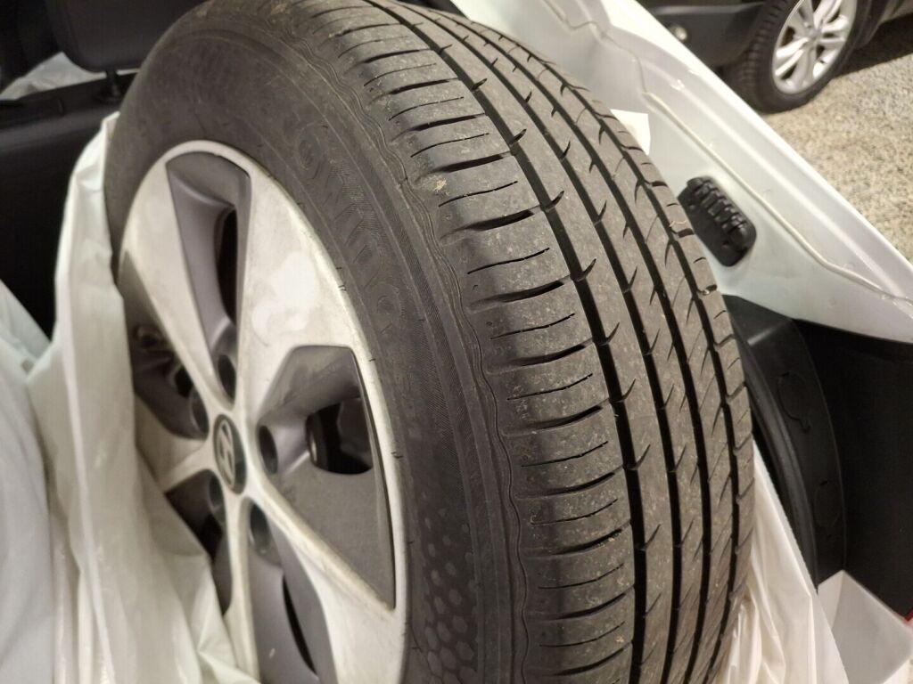 Hyundai IONIQ electric 2017 Valkoinen