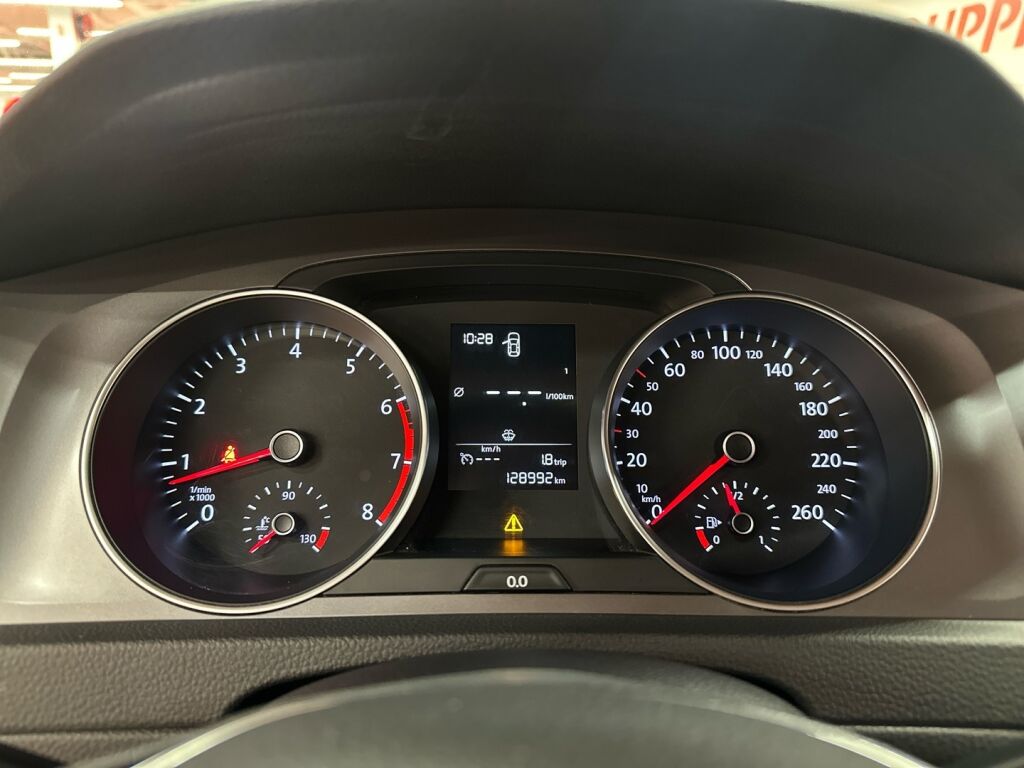 Volkswagen Golf 2017 Valkoinen