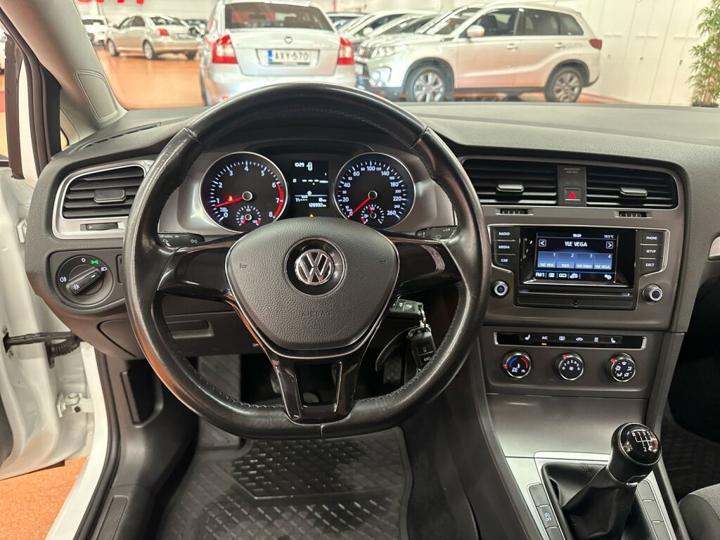 Volkswagen Golf 2017 Valkoinen