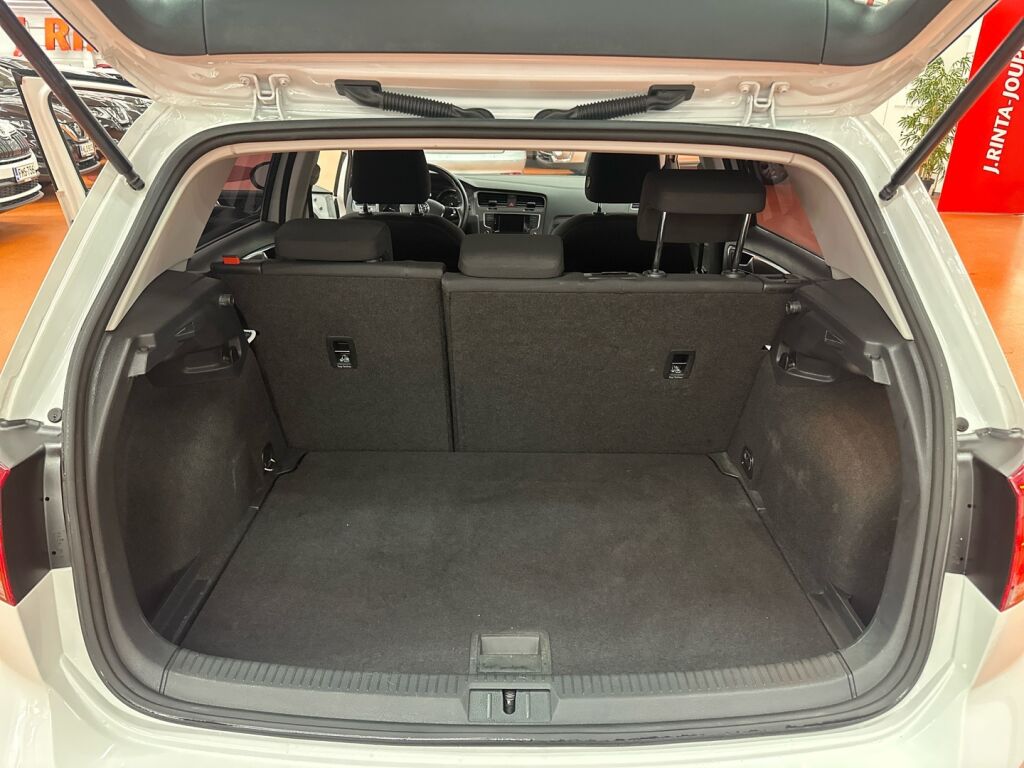 Volkswagen Golf 2017 Valkoinen