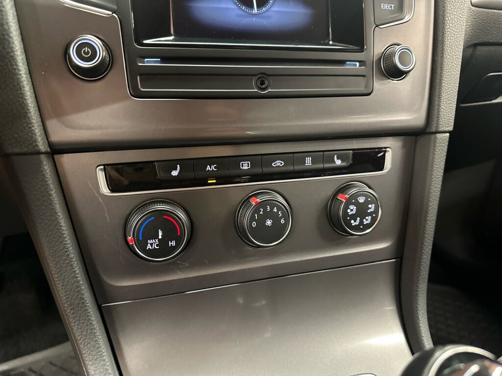 Volkswagen Golf 2017 Valkoinen