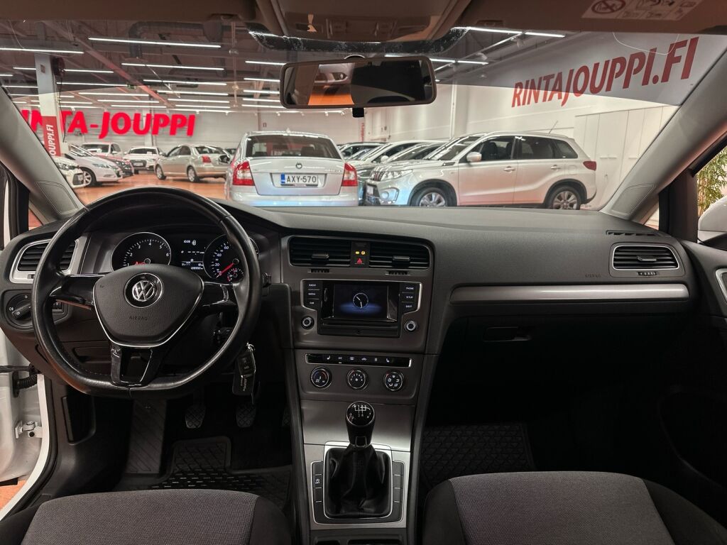 Volkswagen Golf 2017 Valkoinen