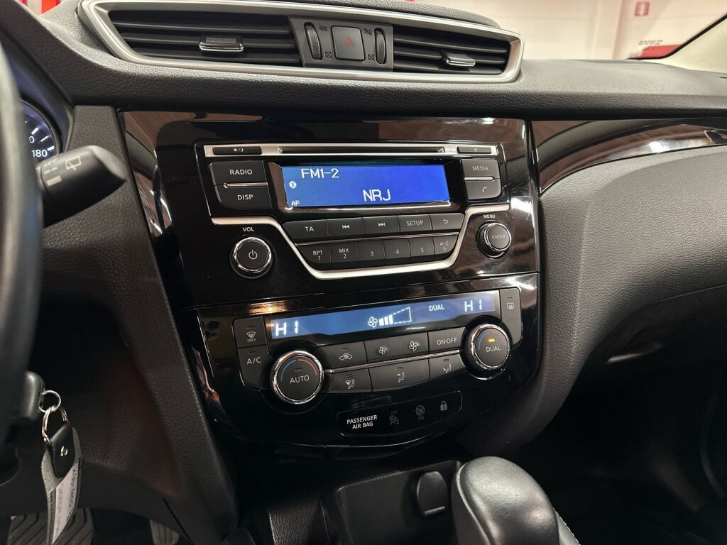 Nissan Qashqai 2017 Ruskea (beige)