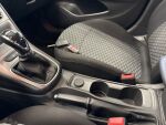Opel Astra 2017 Punainen