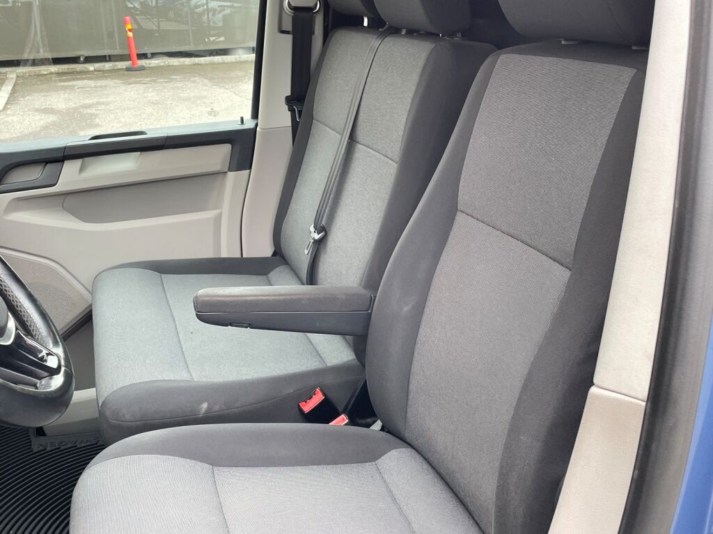 Volkswagen Transporter 2017 Sininen