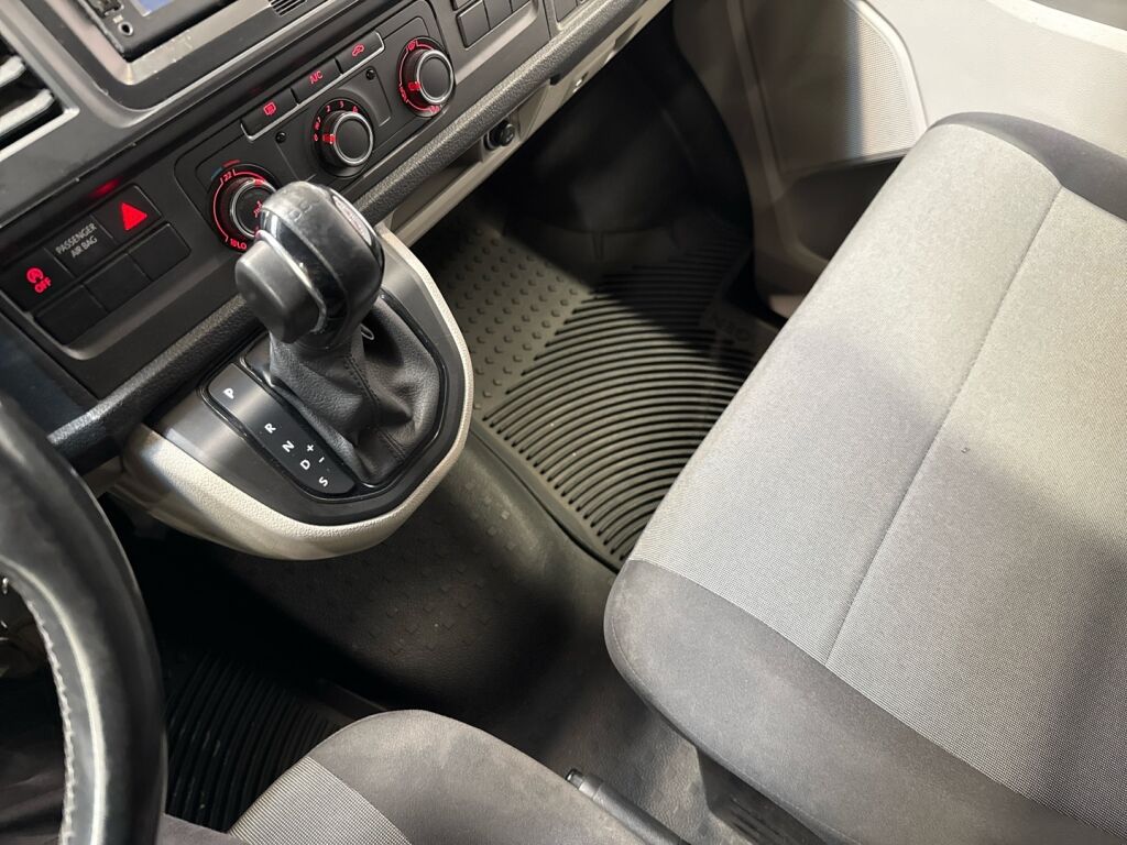 Volkswagen Transporter 2017 Sininen