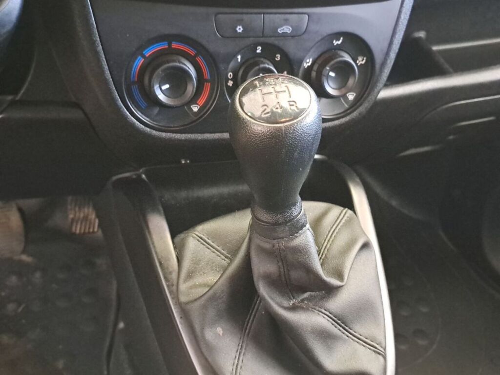 Opel Combo 2017 Valkoinen