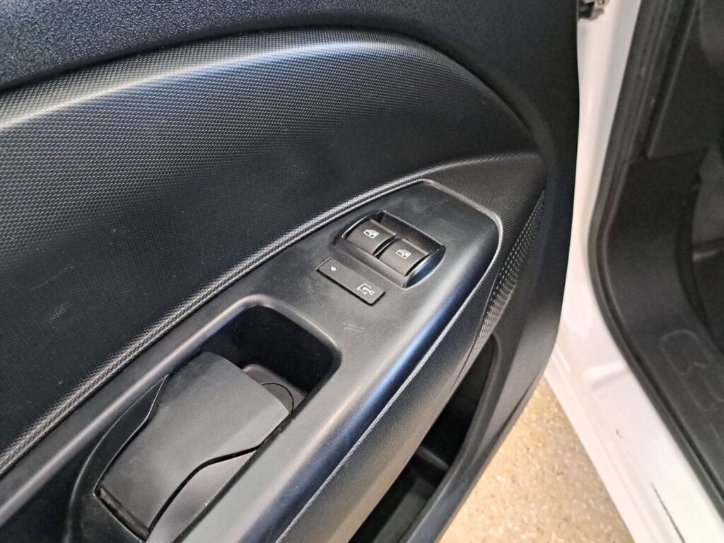 Opel Combo 2017 Valkoinen