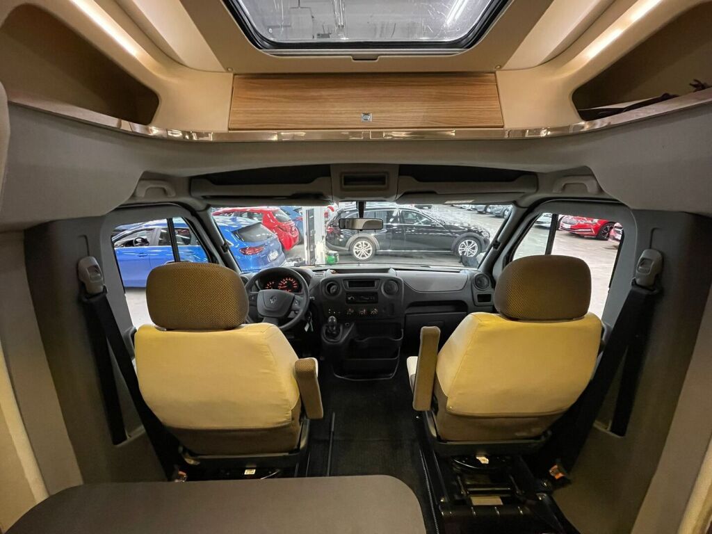 Adria Matrix Supreme 687 SBC 2017 Valkoinen