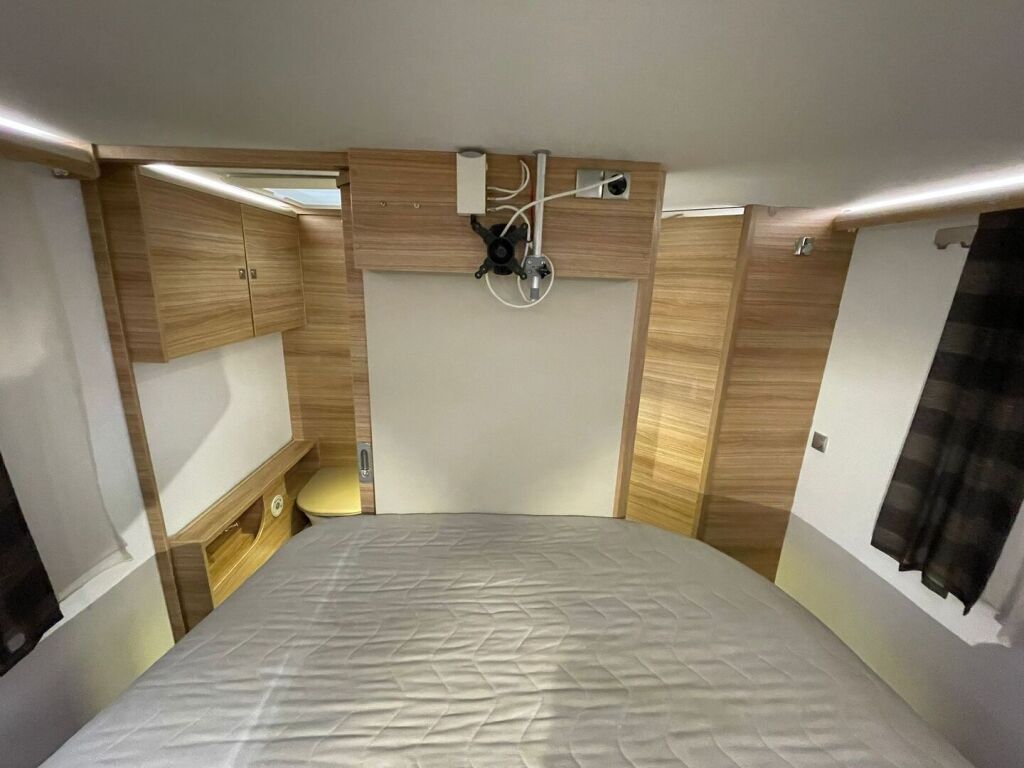 Adria Matrix Supreme 687 SBC 2017 Valkoinen