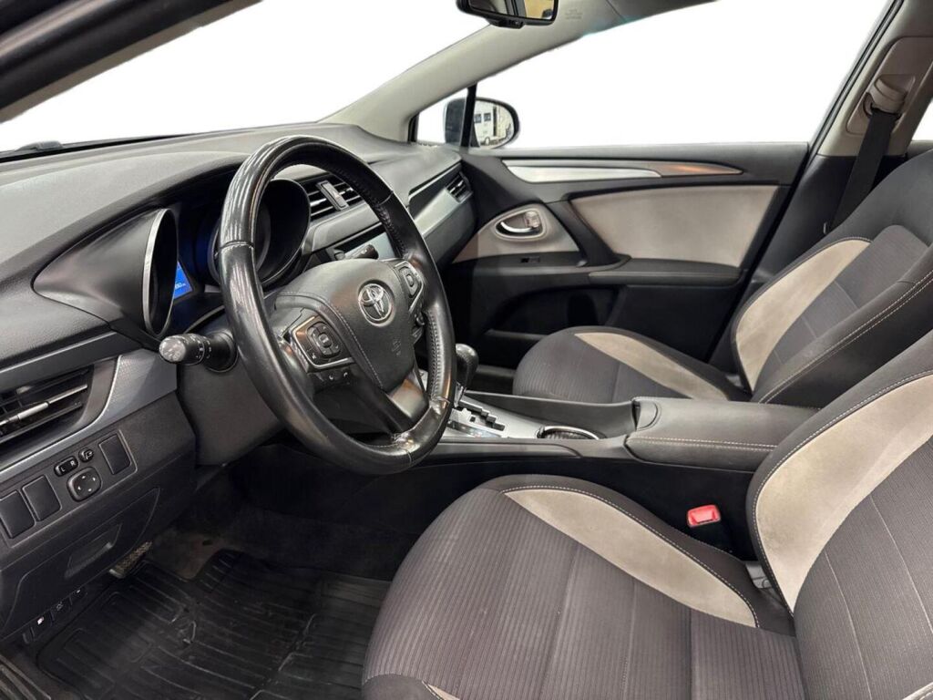 Toyota Avensis 2017 Harmaa