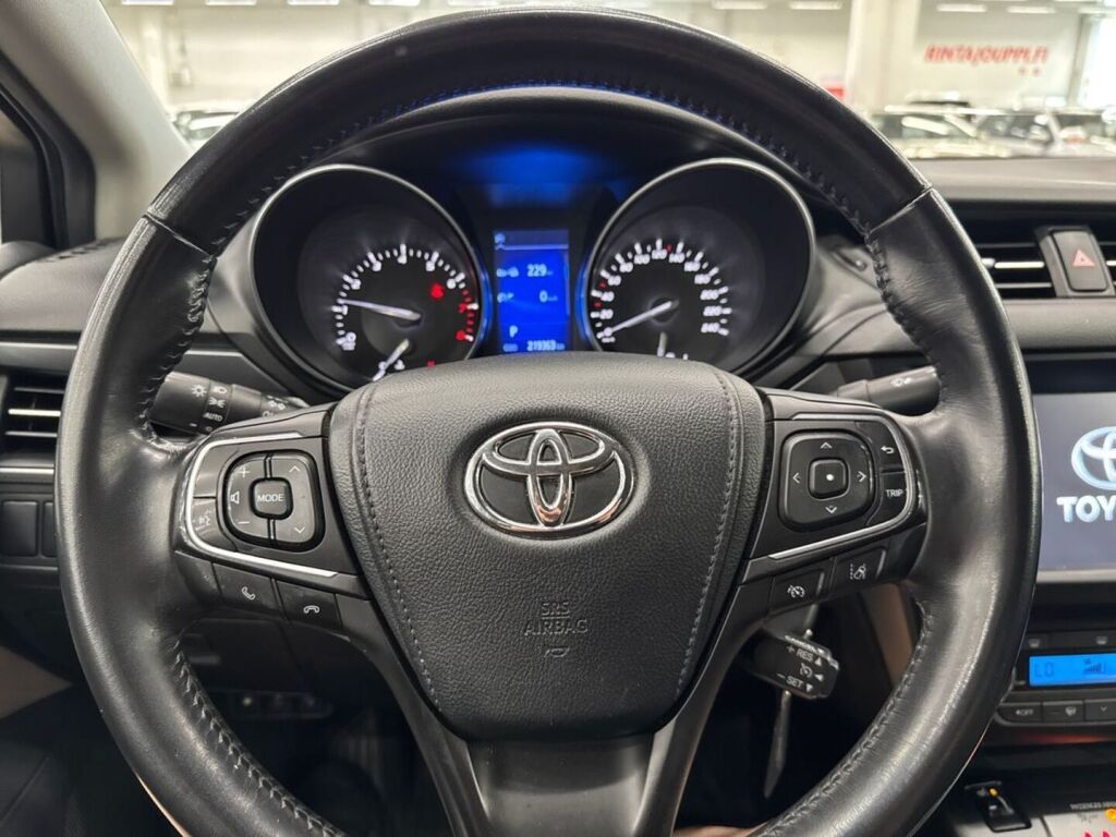 Toyota Avensis 2017 Harmaa