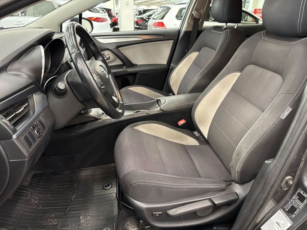 Toyota Avensis 2017 Harmaa