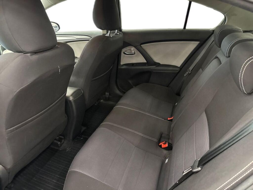 Toyota Avensis 2017 Harmaa