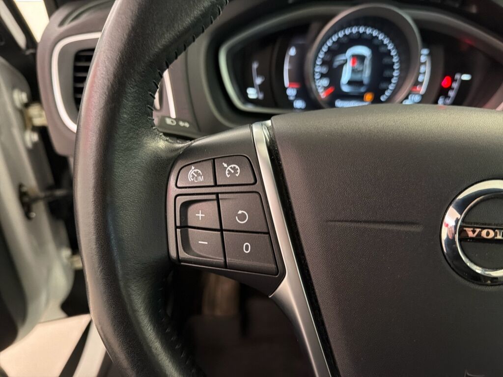 Volvo V40 Cross Country 2017 Valkoinen