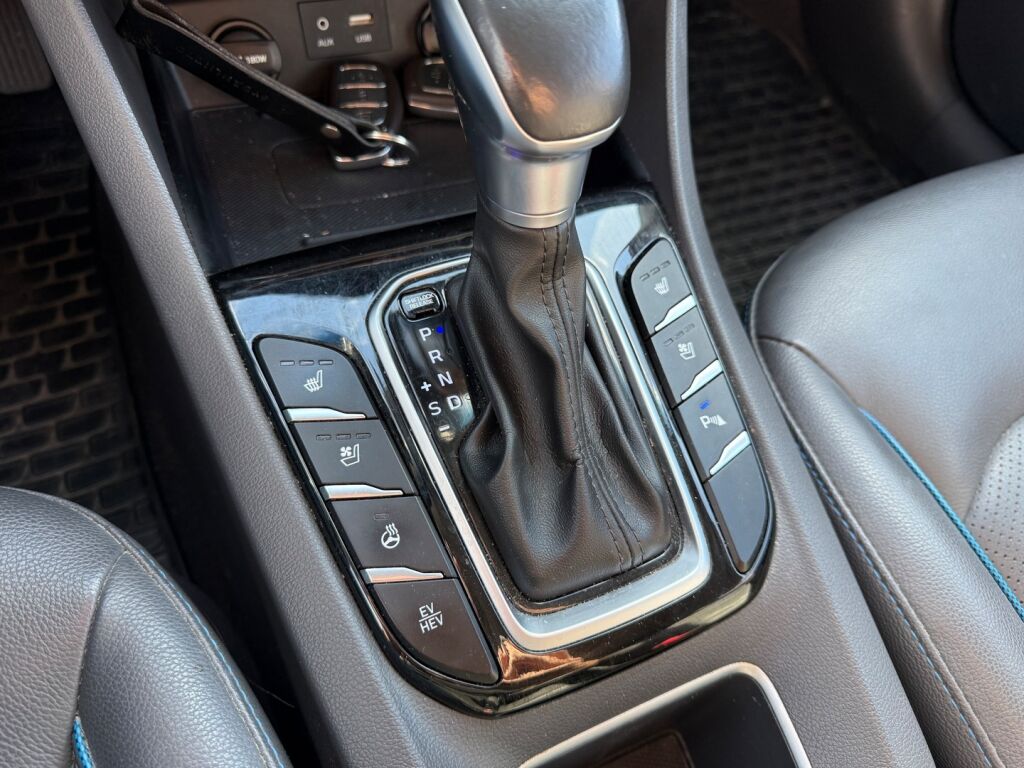 Hyundai IONIQ plug-in 2017 Oranssi