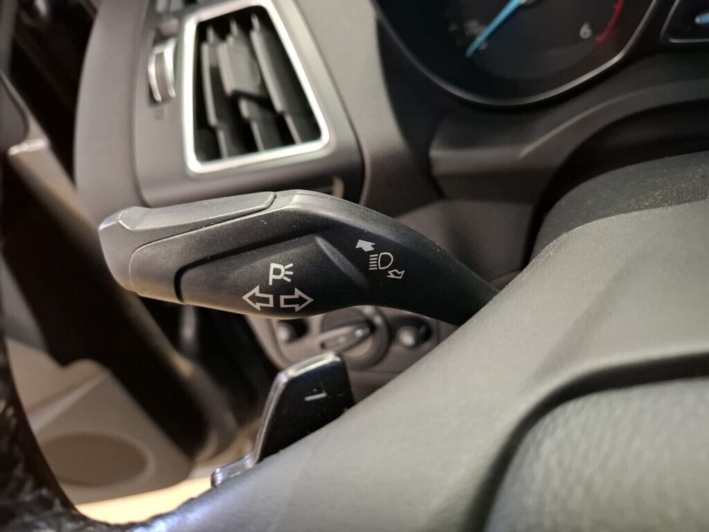 Ford Kuga 2018 Harmaa