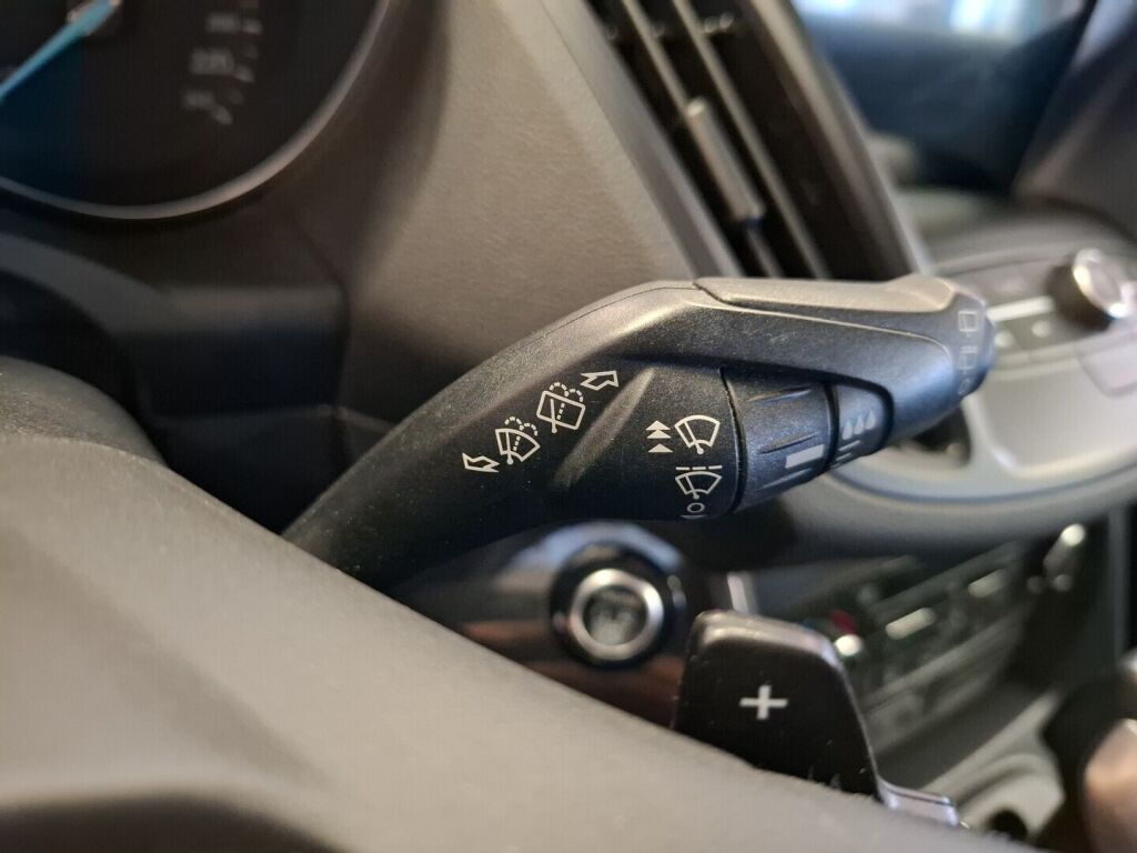 Ford Kuga 2018 Harmaa