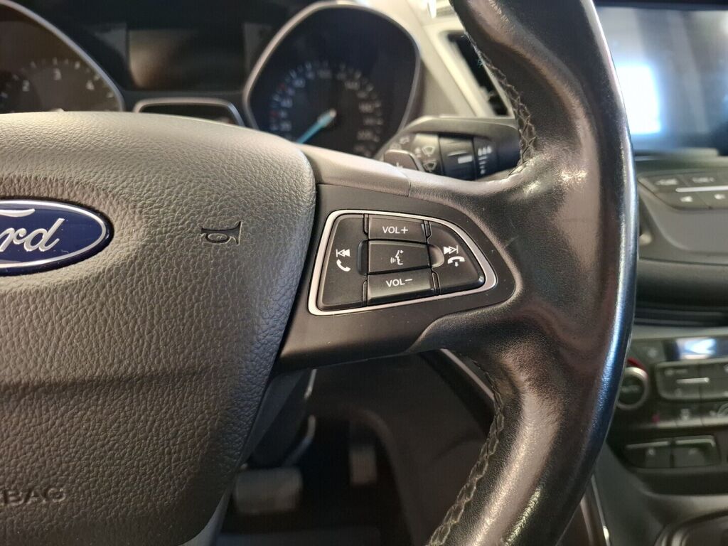 Ford Kuga 2018 Harmaa