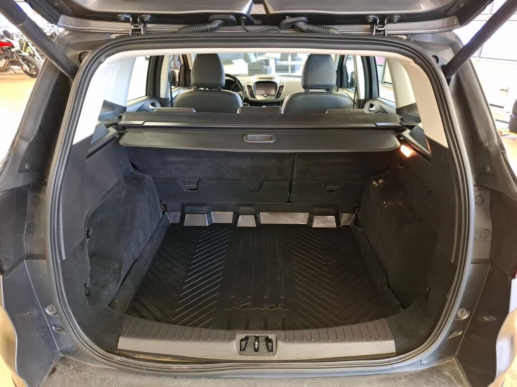 Ford Kuga 2018 Harmaa