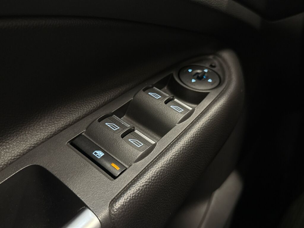 Ford Kuga 2017 Harmaa