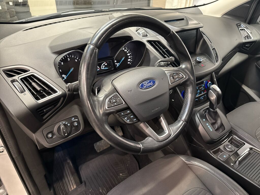 Ford Kuga 2017 Harmaa