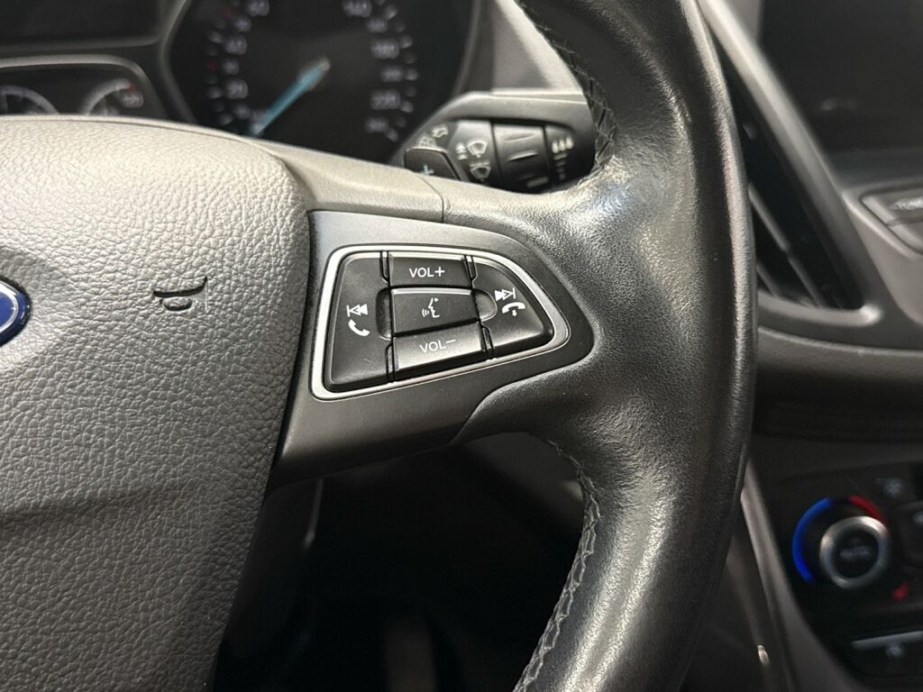 Ford Kuga 2017 Harmaa