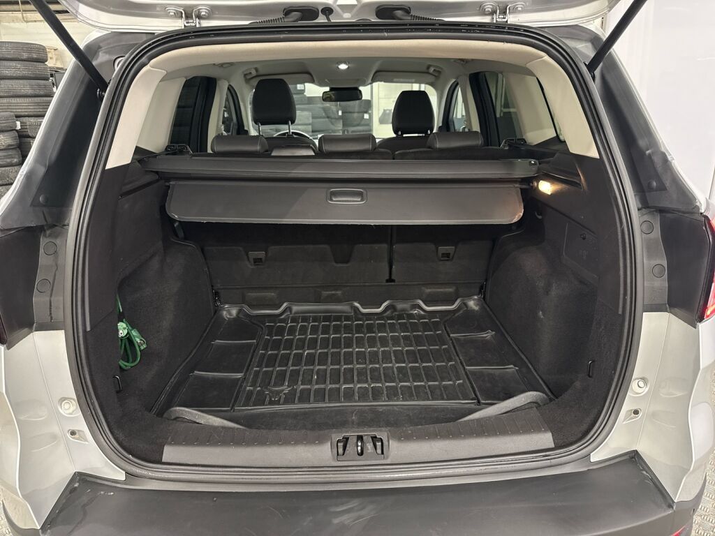 Ford Kuga 2017 Harmaa