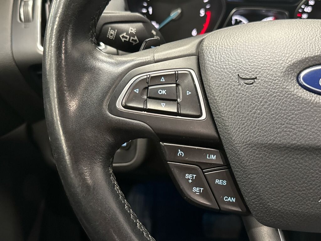 Ford Kuga 2017 Harmaa